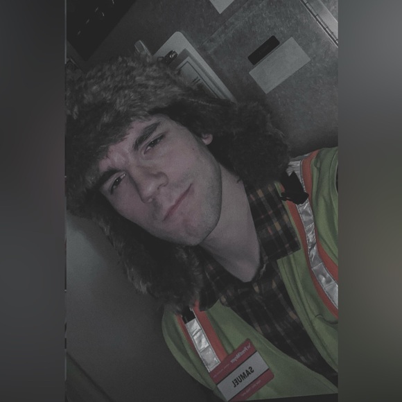 Hello.32x30 pants, Men’s size large. - Picture 5 of 9